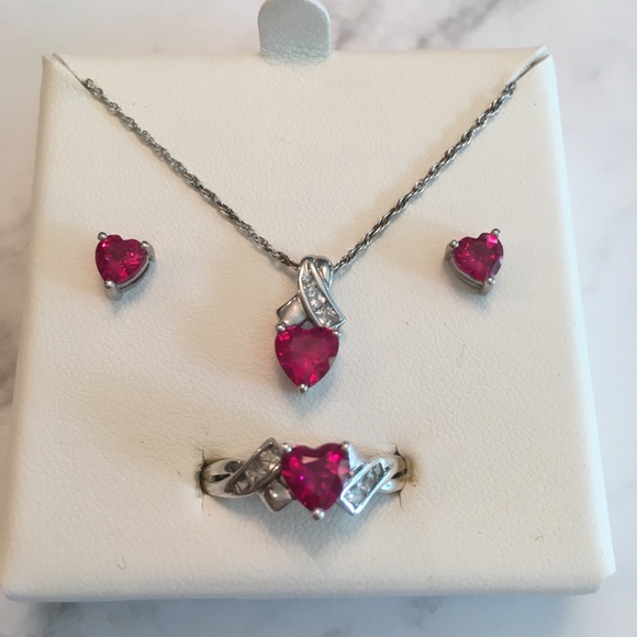 Helzberg Diamonds • Genuine Diamond & Ruby set - Picture 2 of 6